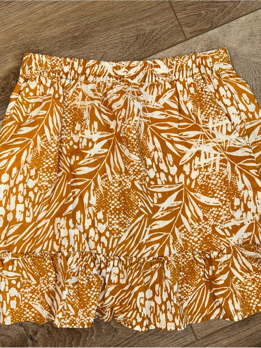 Christian Siriano Dark Mustad/creme 100% Linen Skirt with Ruffle edge andpockets